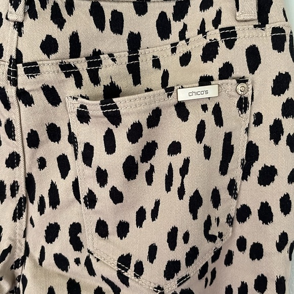 Chico’s So Slimming Ankle Cheetah  Jeans - Picture 6 of 10